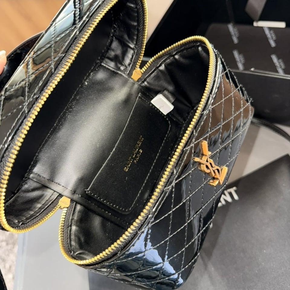 Saint Laurent Gany Vanity Bag In Patent Leather Black 19Cm view 7