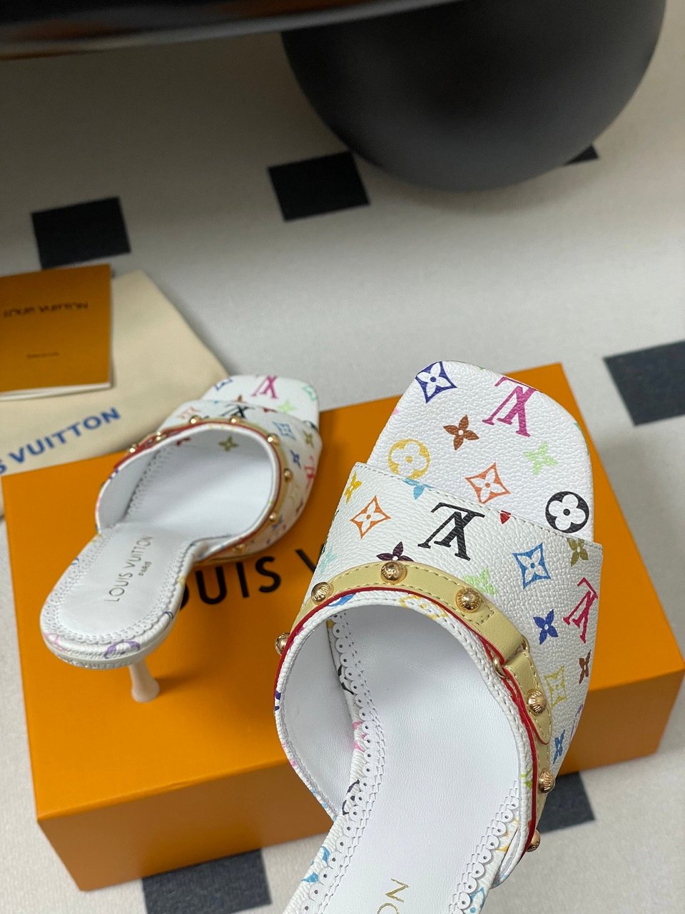 Louis Vuitton LV x TM 6AM Mule 1AGWT2 White view 10