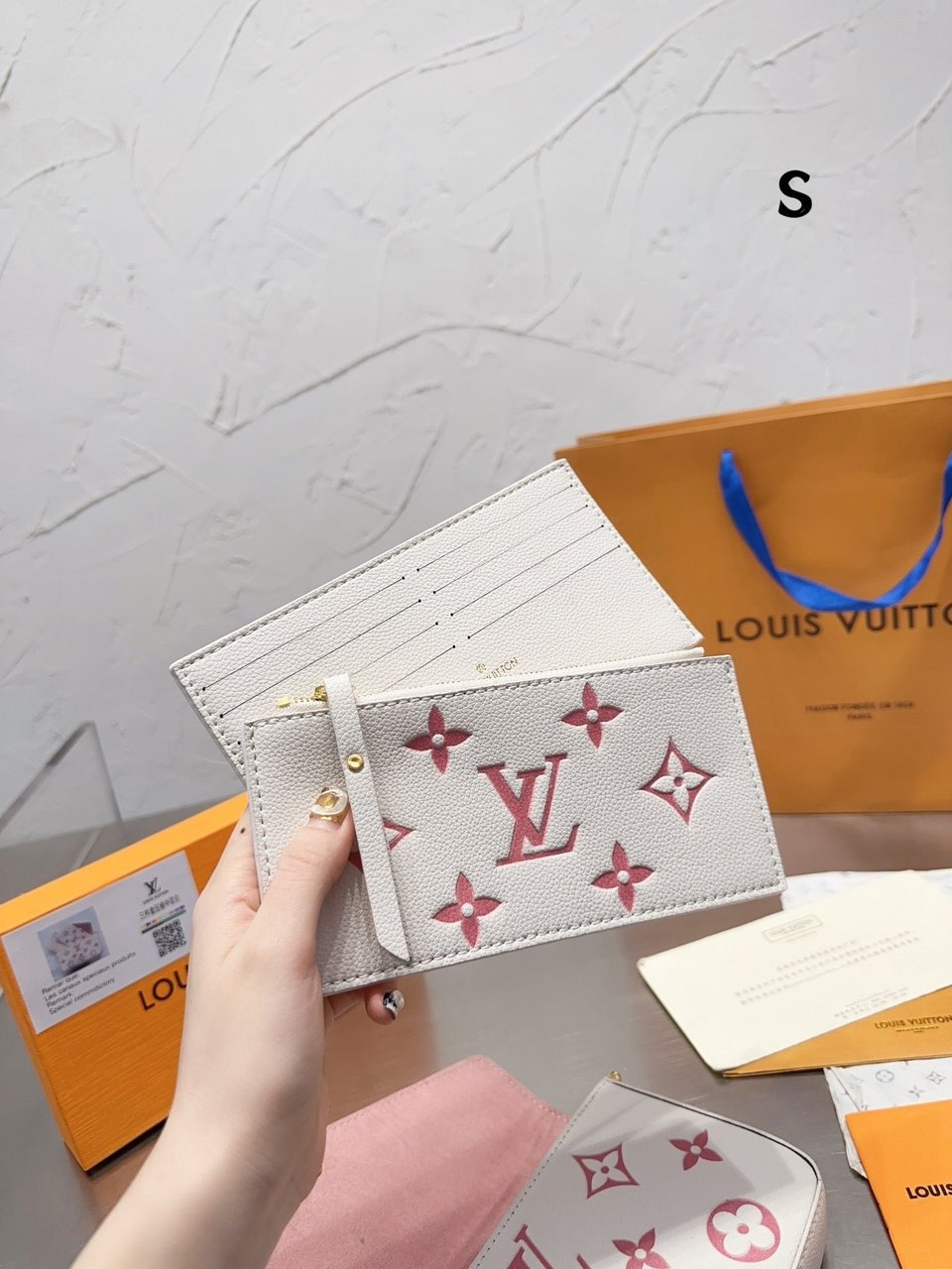 Louis Vuitton Felicie Pochette White And Pink 21Cm M82047 view 4
