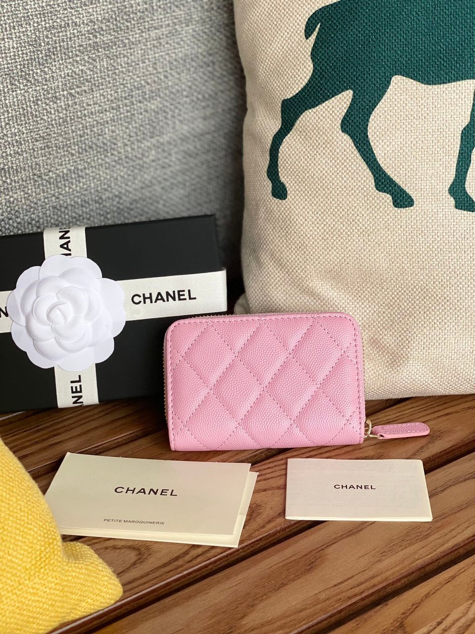 Chanel Zipped Wallet 11Cm Pink Caviar Gold Hardware view 3