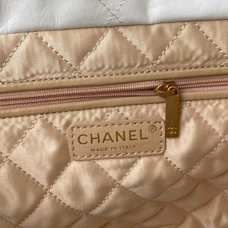 Chanel 22 Handbag White 42Cm As3261 view 12