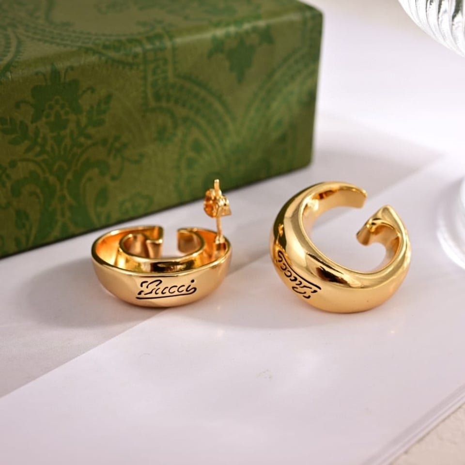 Gucci Earrings With G Motif Gold 789040 I4600 8005 view 2