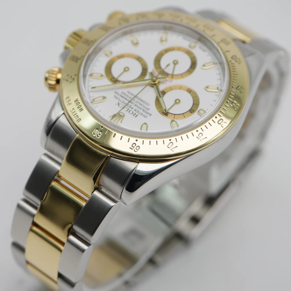 Rolex Daytona 40mm White Dial 116523-2 view 4