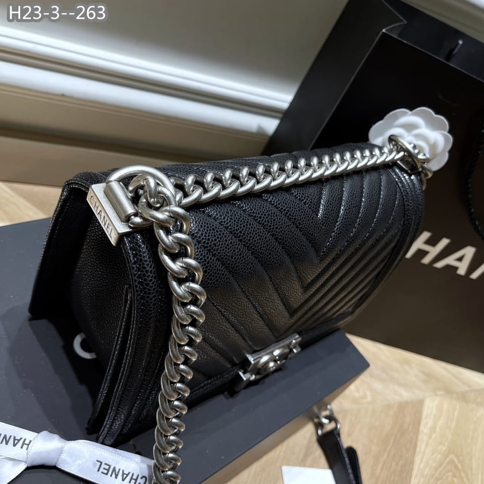 Chanel Boy Caviar Chevron Quilted Flap Bag Black 25Cm/9.8in view 4