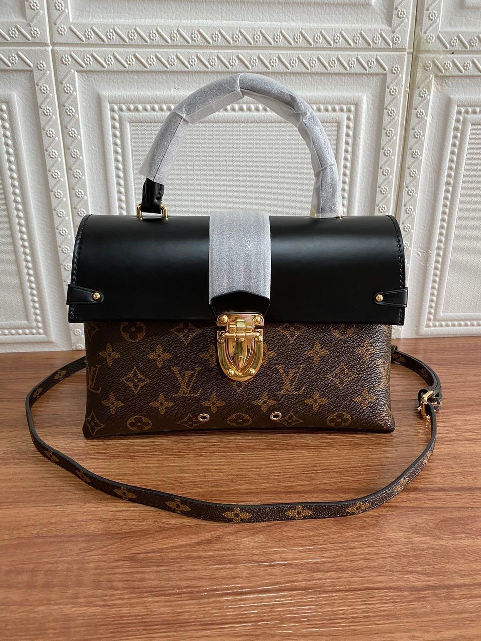 Louis Vuitton One Handle Monogram Flap Mm 25Cm view 8