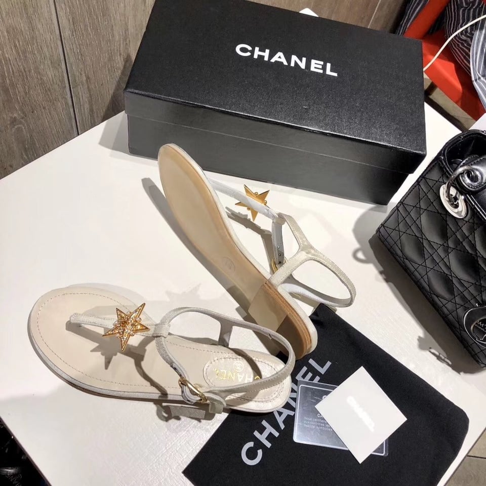 Chanel Crystal Pearl Thongs White Sandals With Gold Star view 5