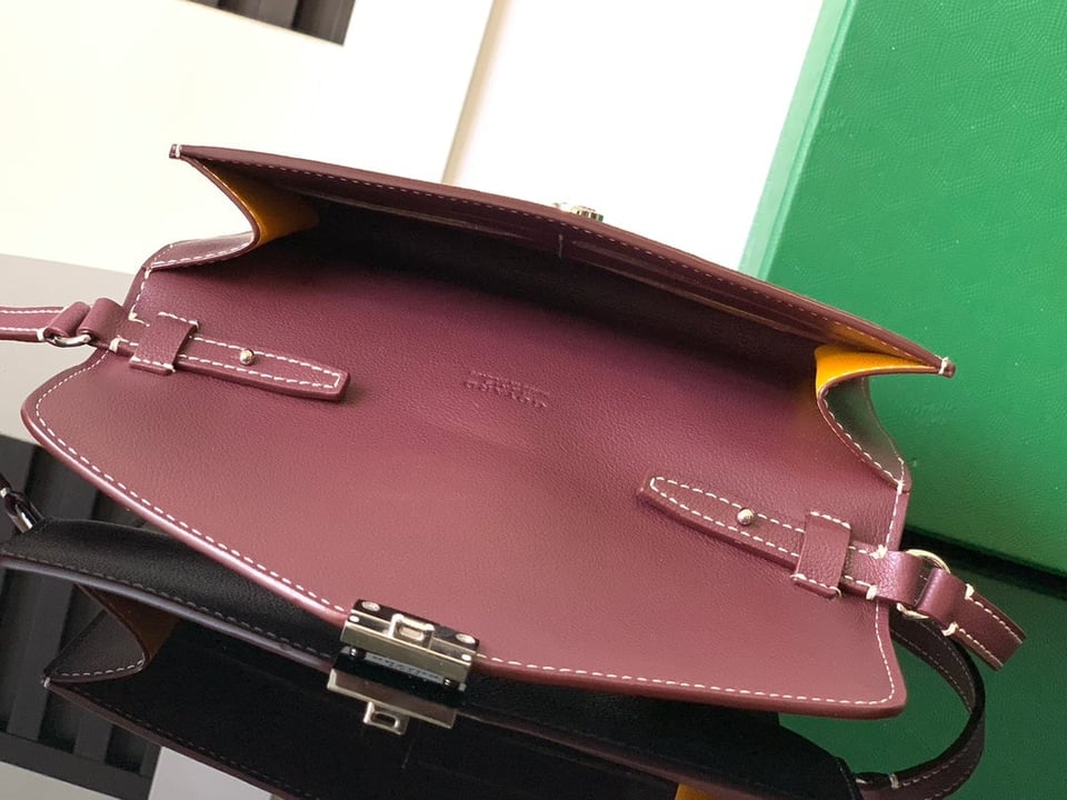 Goyard Chypre Wallet-Pouch 21 Cm Wine Red Goyardine Canvas And Calfskin view 10