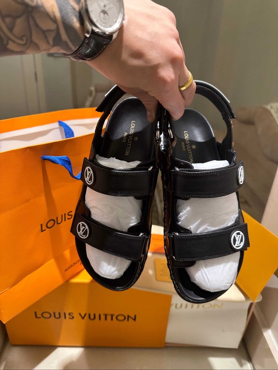 Louis Vuitton Paseo Flat Comfort Sandals Black 1Ab0Xt view 8