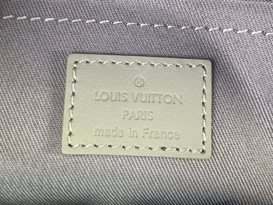 Louis Vuitton S Lock Messenger White 28Cm M23152 view 5