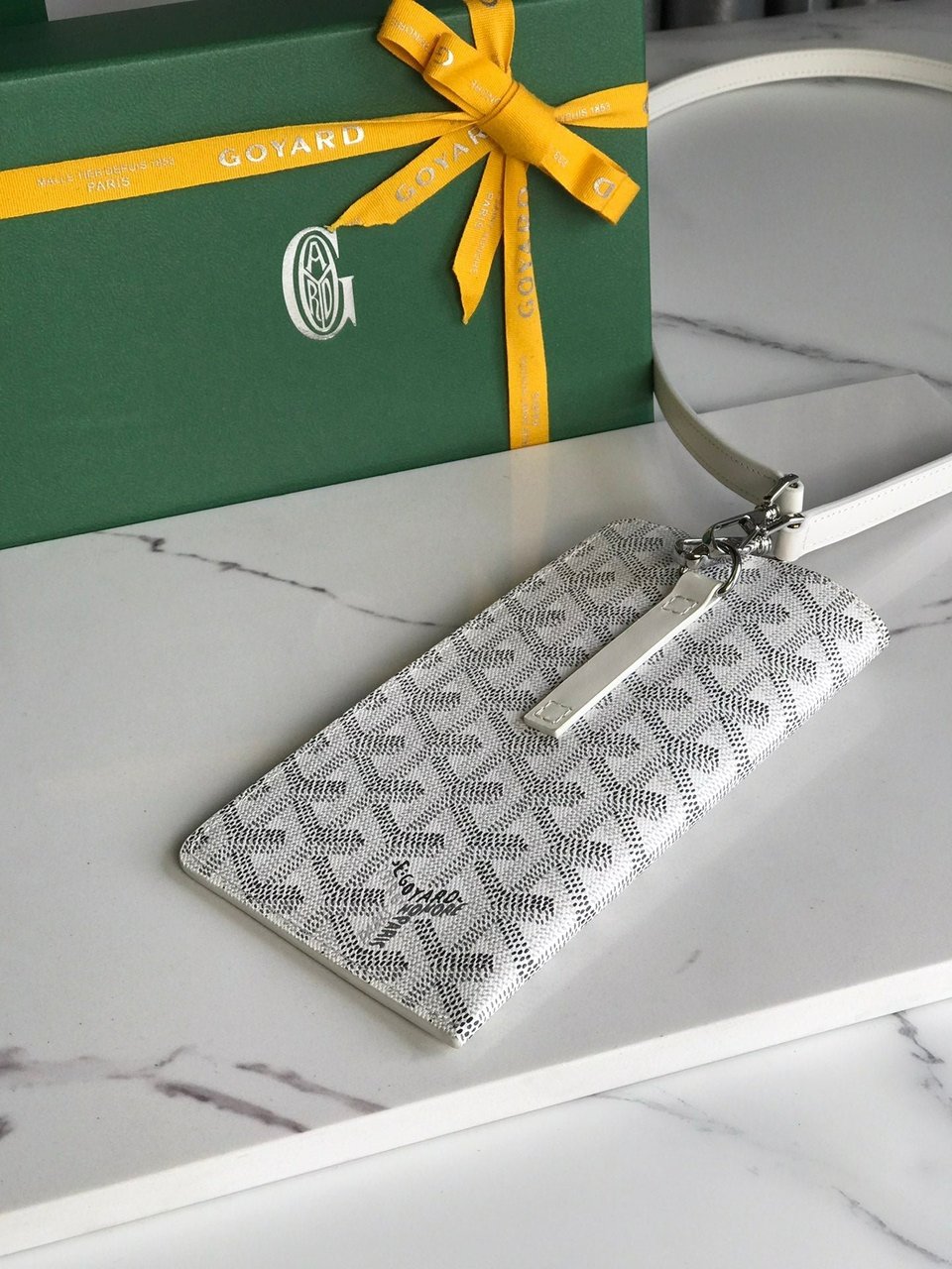 Goyard Montmartre Gm Case 18 Cm White Goyardine Canvas view 5