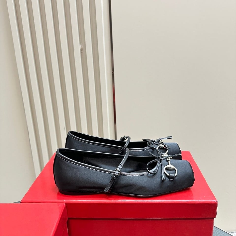 Gucci Women’S Horsebit Ballet Flat Satin Black view 5