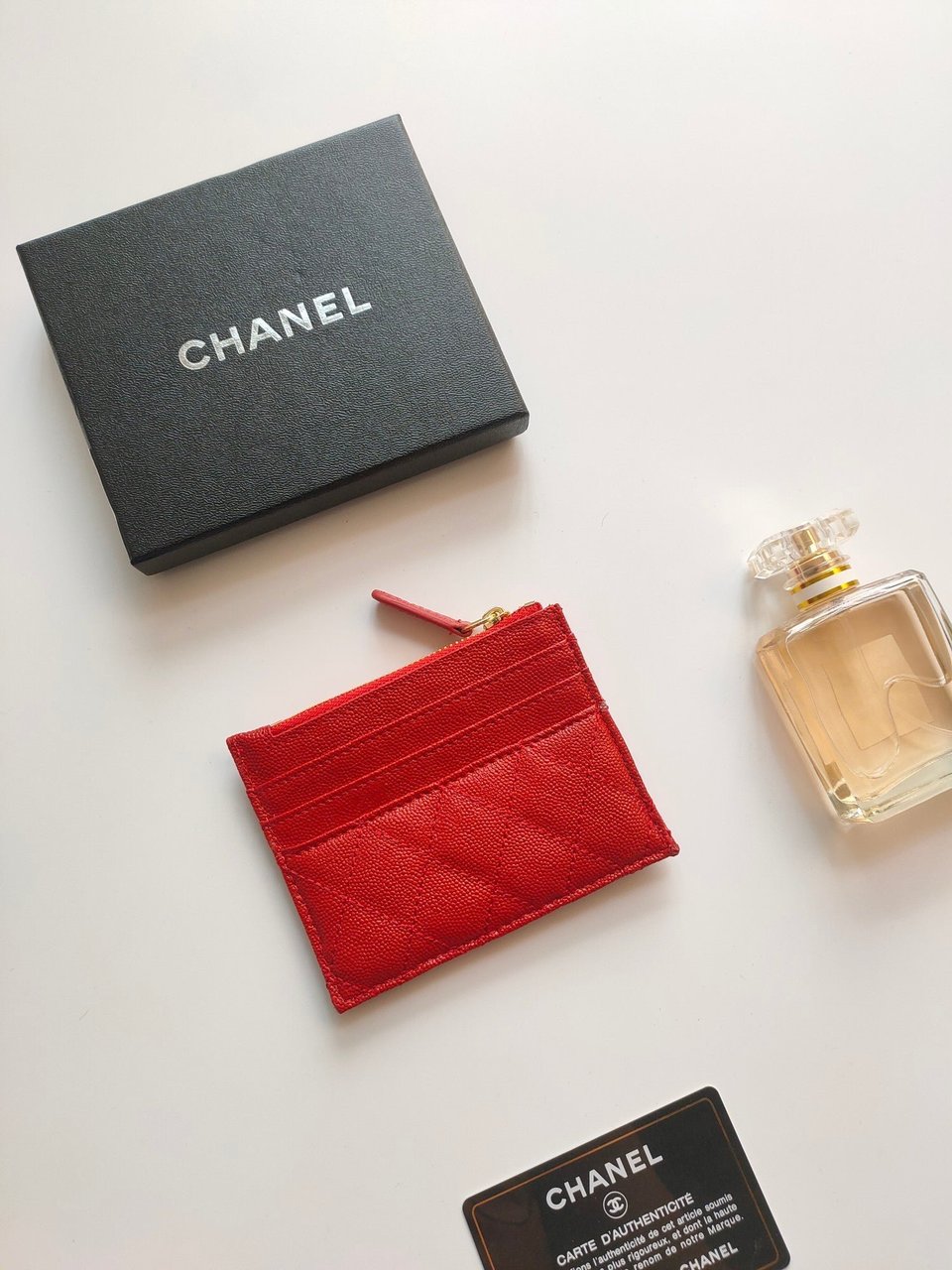 Chanel Zipped Card Holder 11.5 Red Grained Calfskin Gold Icon view 6
