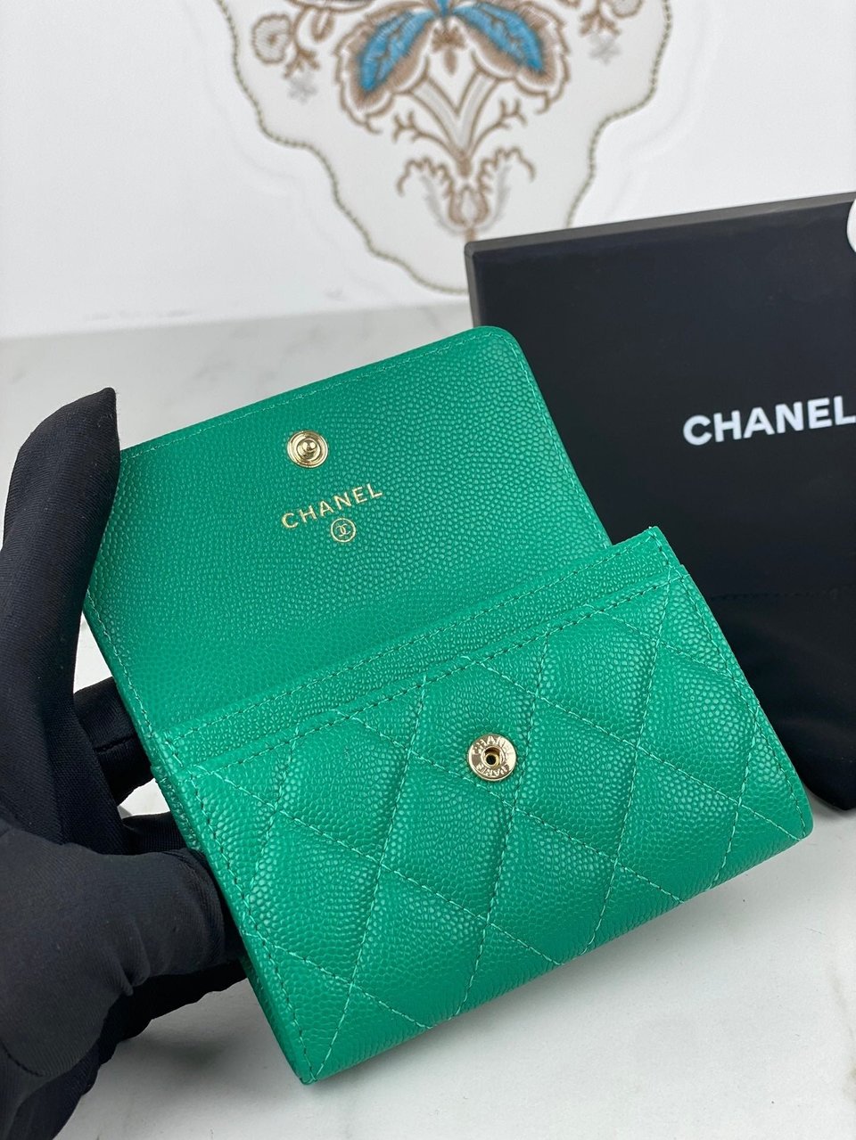 Chanel Flap Card Holder 11 Emerald Grained Calfskin Gold Icon view 4