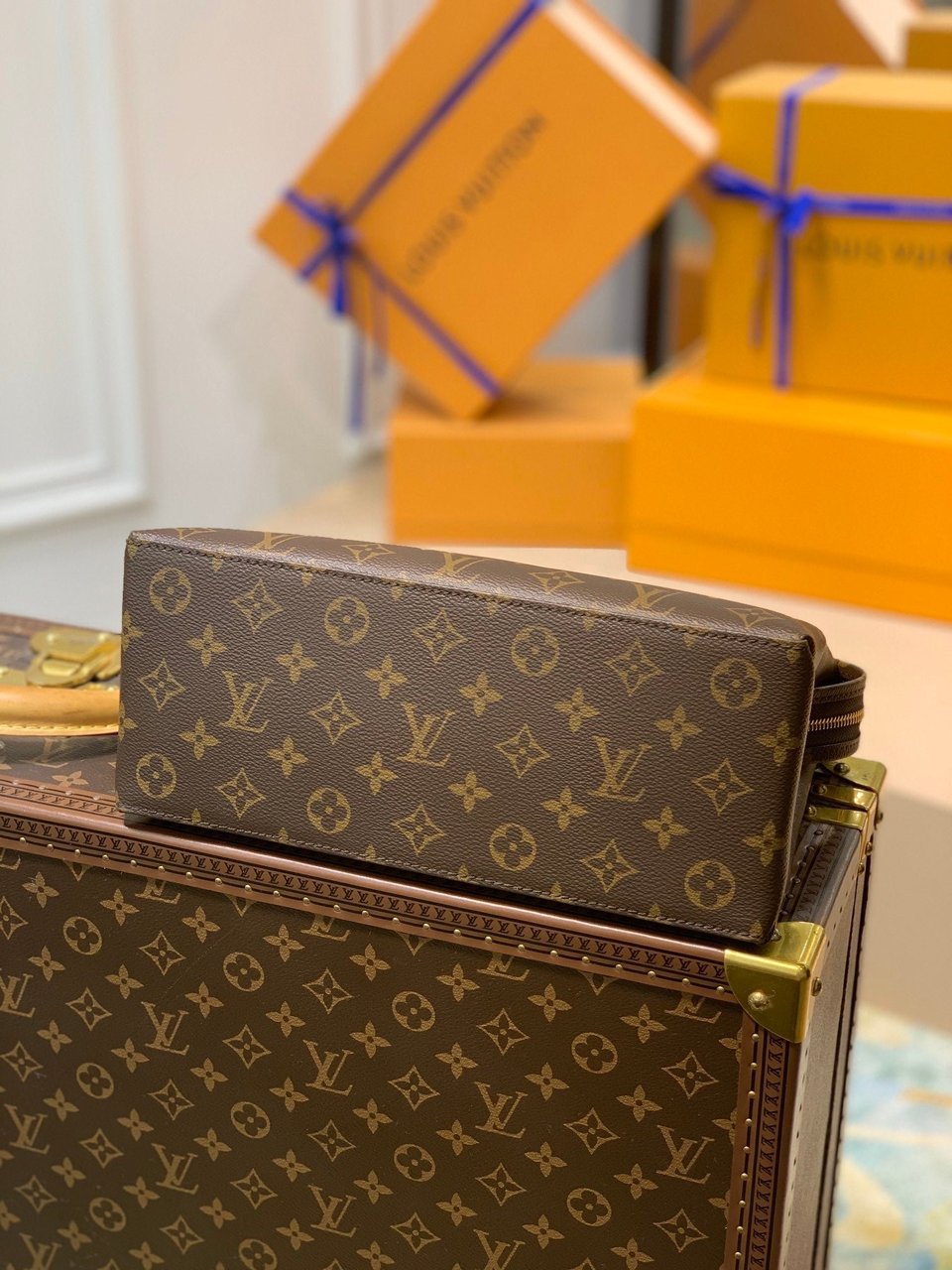 Louis Vuitton Petit Palais Tote 29Cm view 5