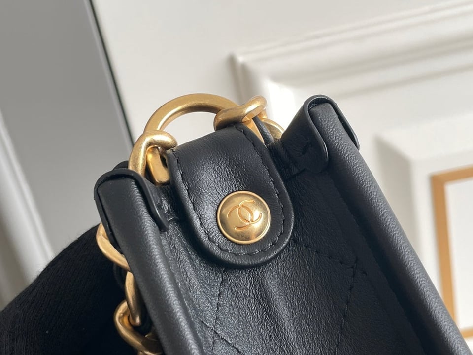 Chanel 24S 24Cm Hobo Bag Black Calfskin Gold Hardware view 3