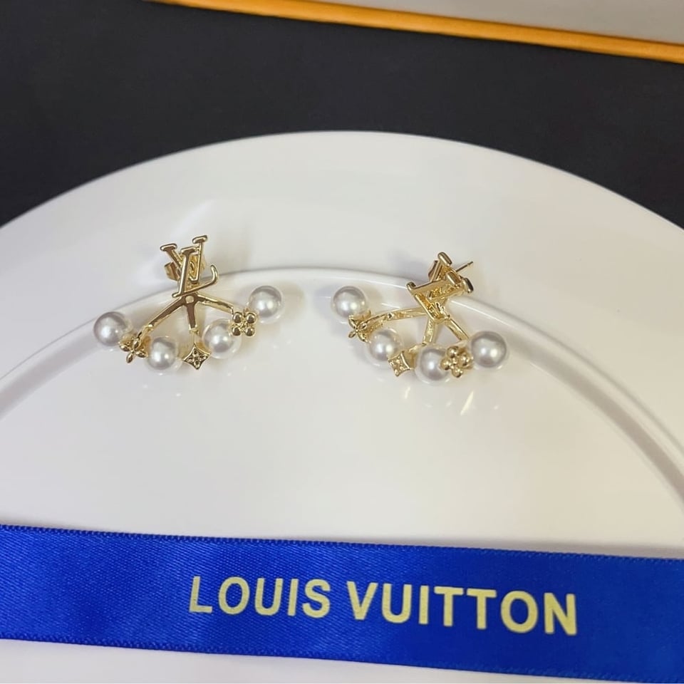 Louis Vuitton Lv Minigram Pearls Earrings view 6