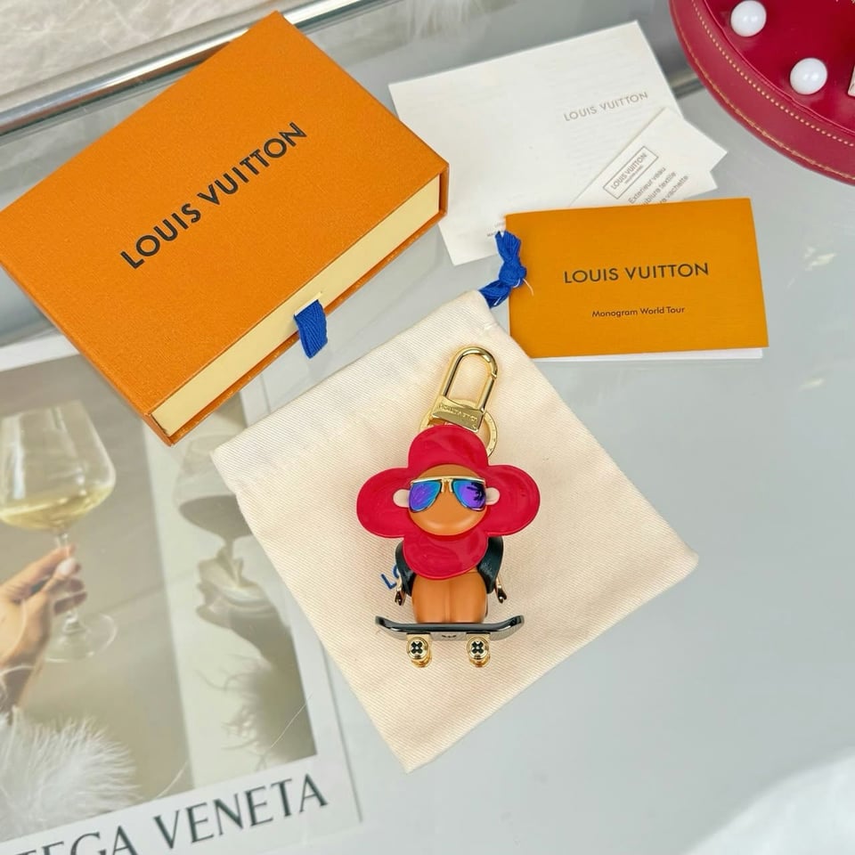 Louis Vuitton Vivienne Skateboarder / Skate Key Holder &amp; Bag Charm 13.5cm/5.3in view 2