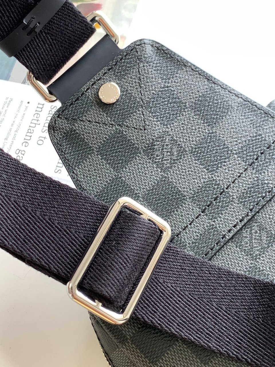 Louis Vuitton Avenue Slingbag Damier Infini Onyx Silver 31Cm N40097 Bag For Men view 8