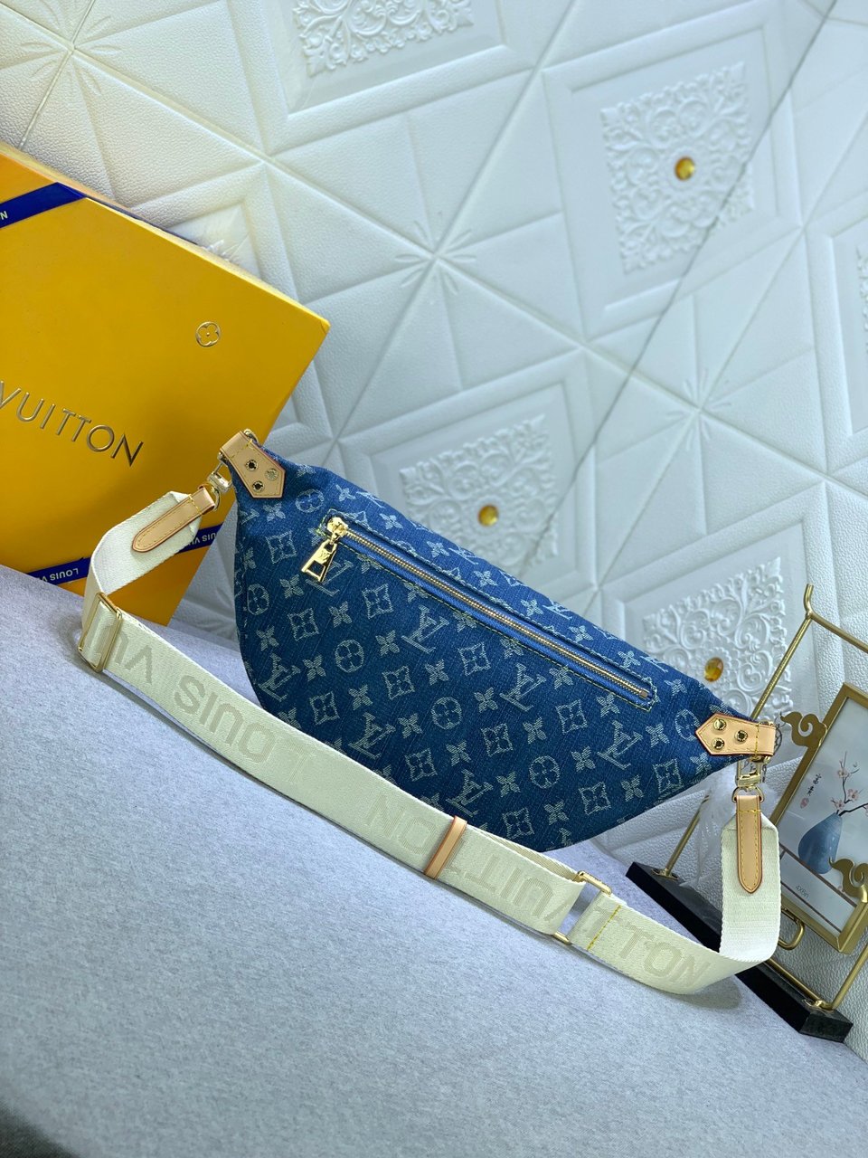 Louis Vuitton Bumbag High Rise Denim Blue 38Cm M46837 view 9