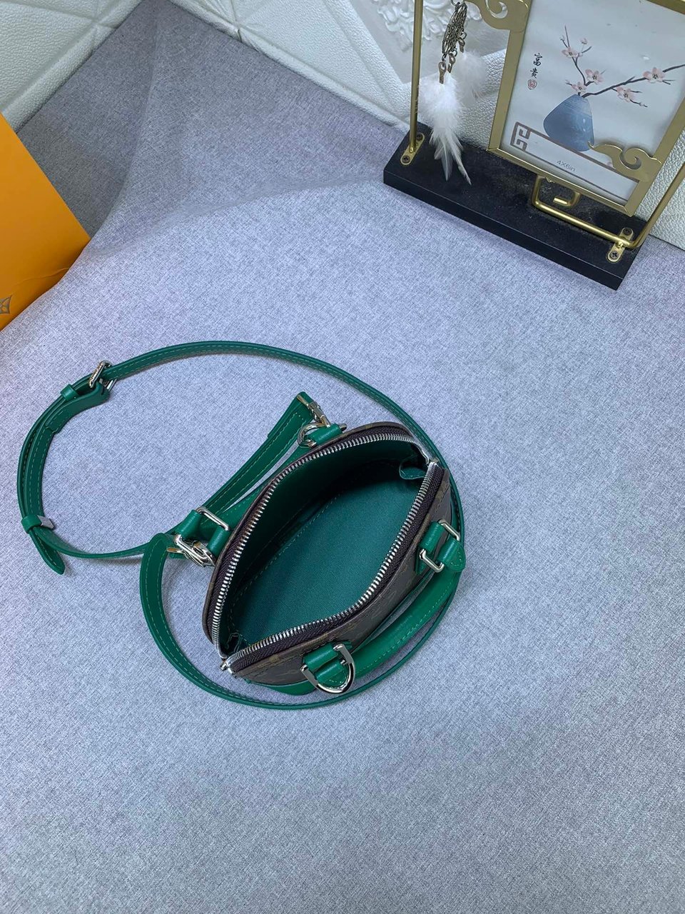 Louis Vuitton Mini Alma Monogram Canvas Mix With Green 18Cm M83204 view 8