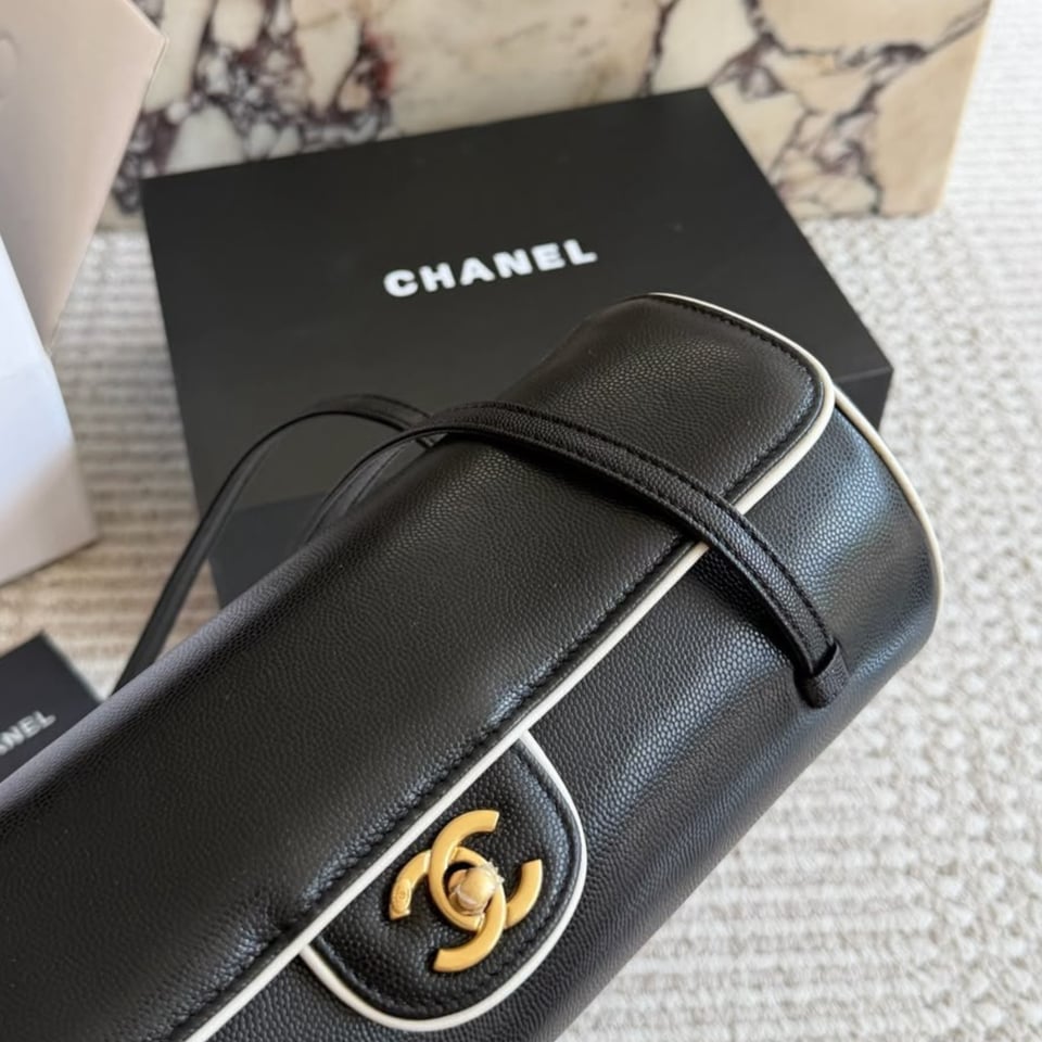 Chanel Large Bowling Bag Grained Calfskin, Sheepskin &amp; Gold-plated Metal 30cm/11.8in Black &amp; White AS6181 view 5