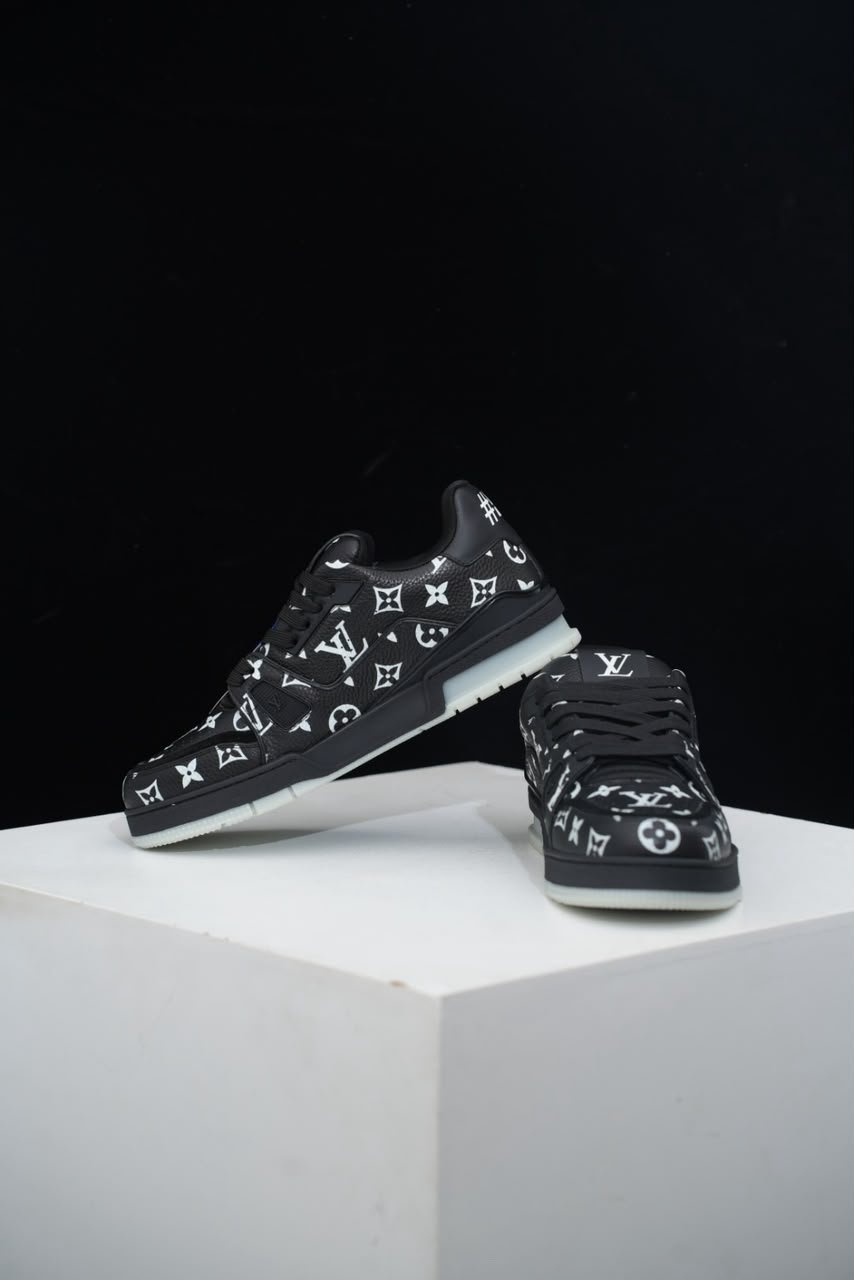 Louis Vuitton Trainer Sneakers Black Calfskin Leather With Monogram 1AKR9M view 8