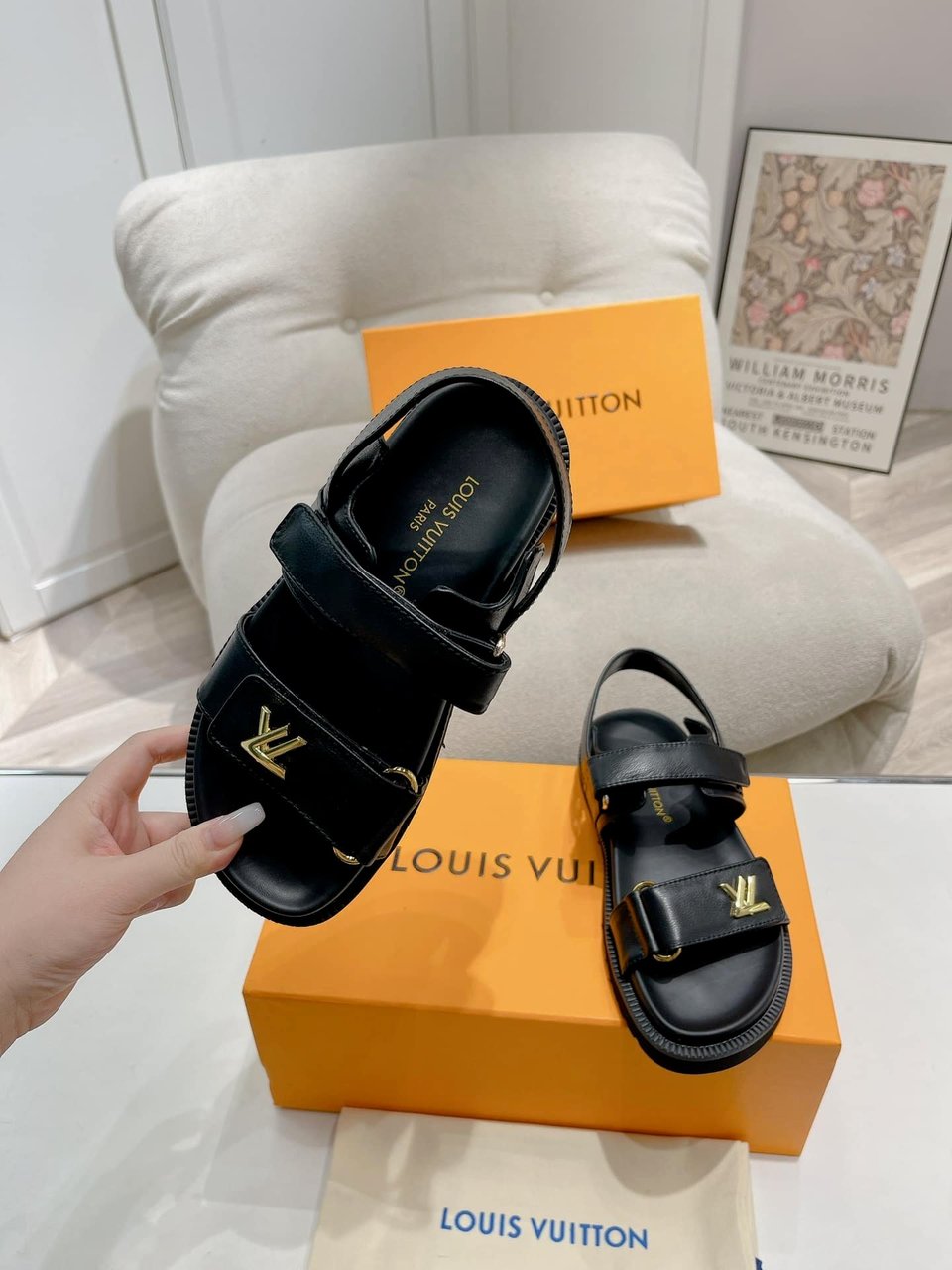 Louis Vuitton Lv Sunset Flat Comfort Sandals Black 1Abw6W view 9