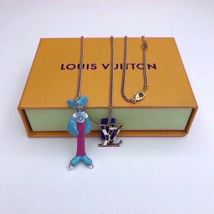 Louis Vuitton Gold Necklace view 4