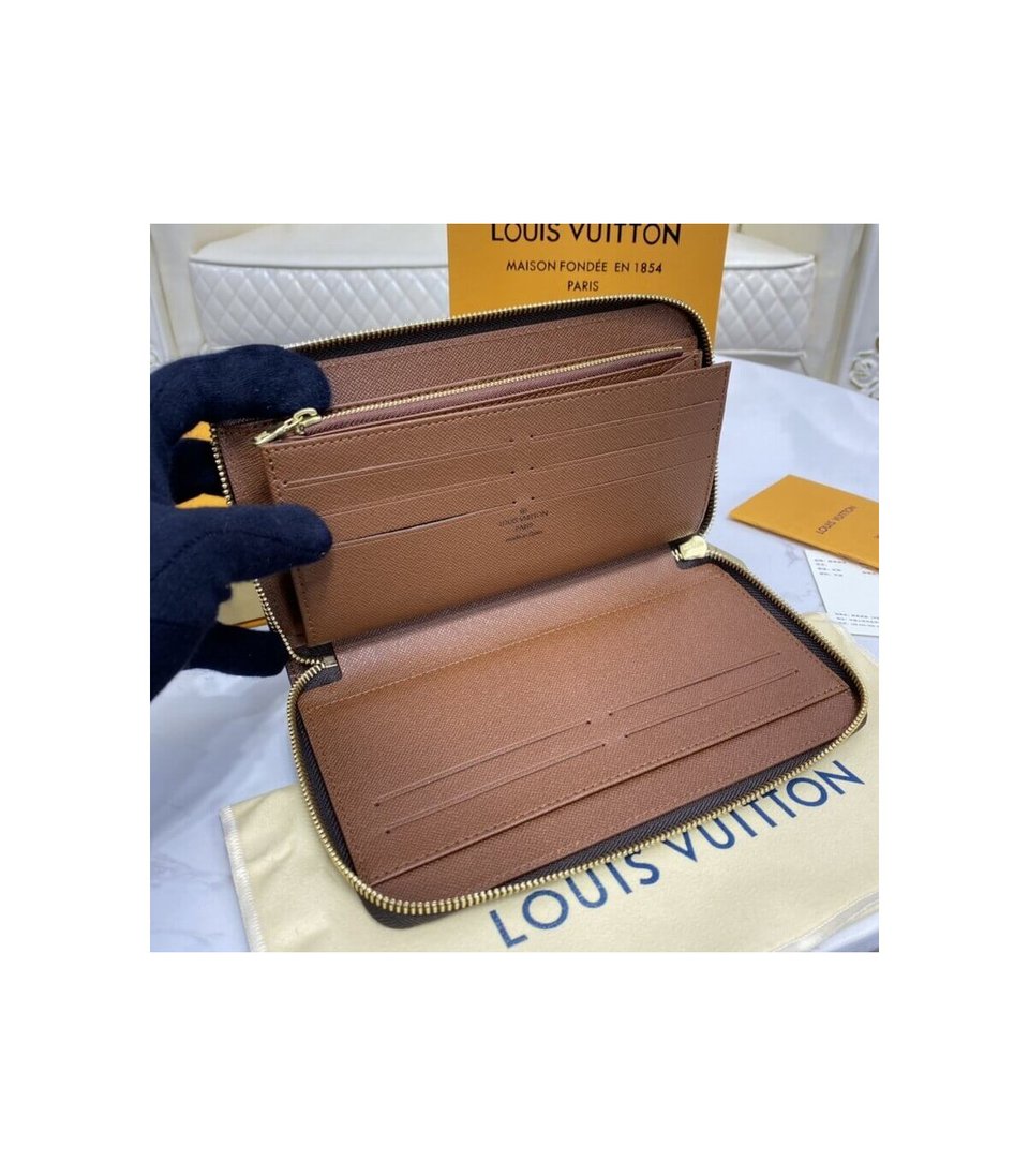 Louis Vuitton Monogram Zippy Organizer view 10