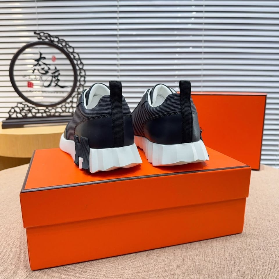Hermes Bouncing Sneakers Noir Color Goatskin H261897ZH01390 view 4