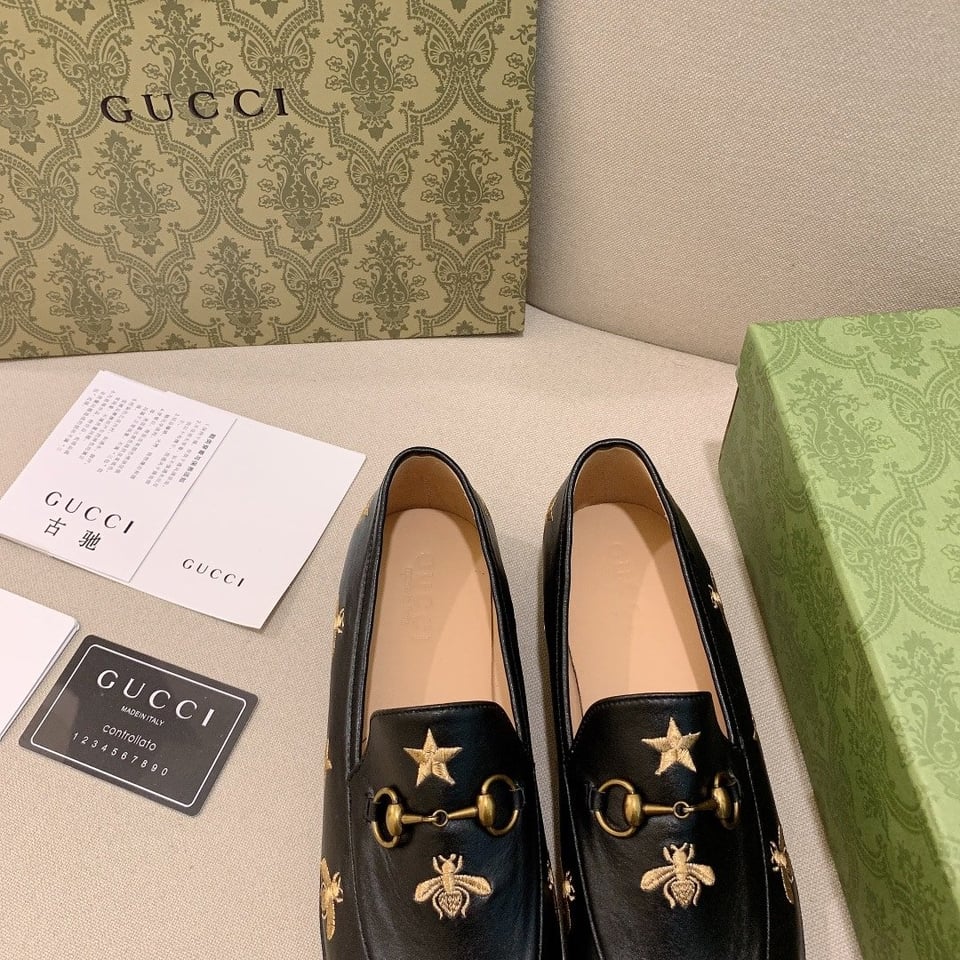 Gucci Jordaan Embroidered Leather Loafer Black 505281 D3V00 1000 view 4