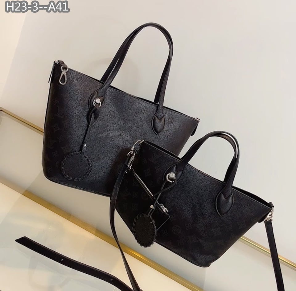 Louis Vuitton Blossom Mm Bag Black 29Cm M21851 view 3