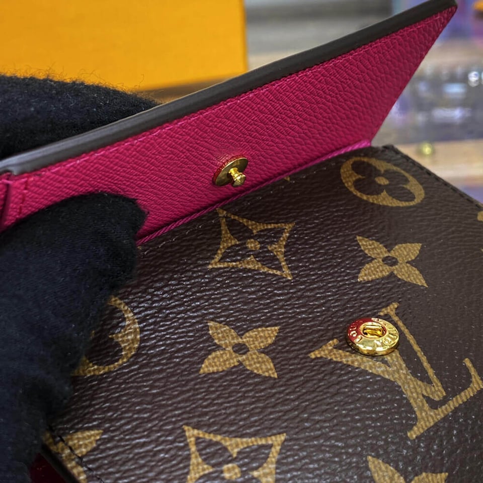 Louis Vuitton Christmas Animation 2022 Victorine Wallet Fuchsia view 7