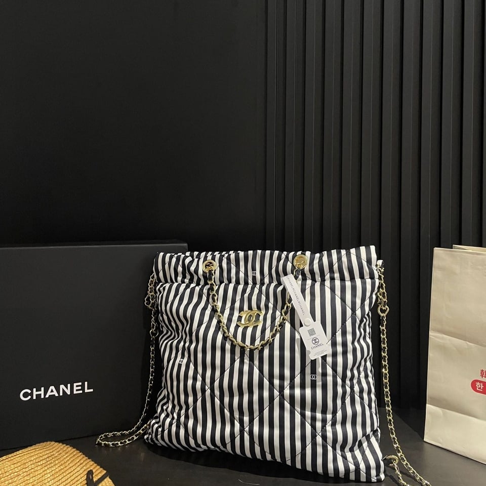 Chanel Large Backpack Printed Fabric And Gold Metal In Black And White 36Cm view 3
