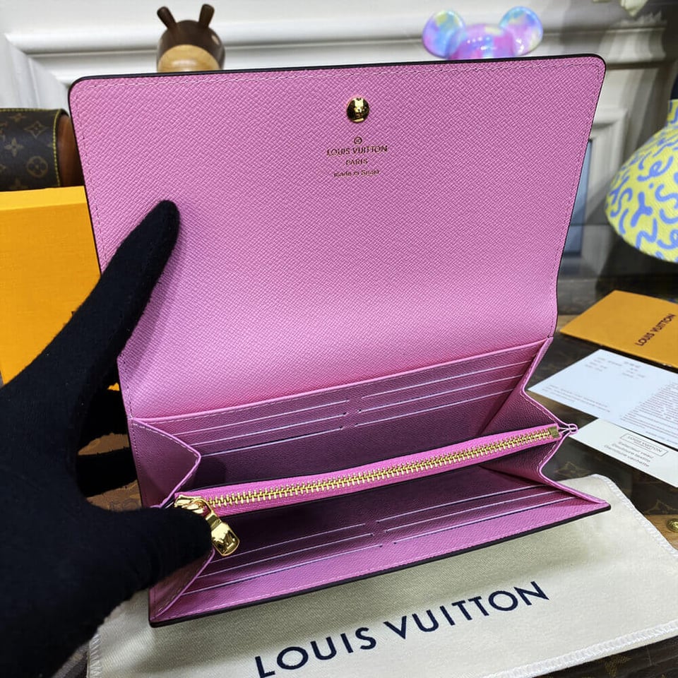 Louis Vuitton Christmas Animation 2022 Sarah Wallet Pink view 11