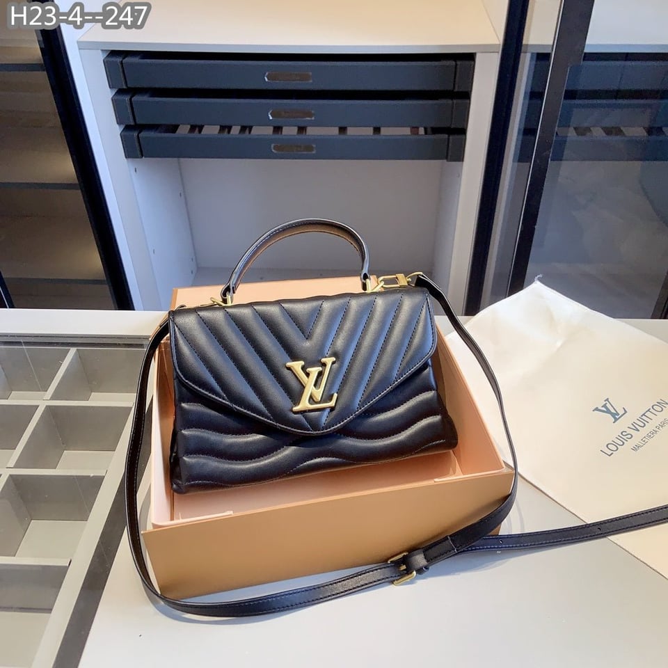 Louis Vuitton Hold Me Bag Black 27Cm M21720 view 3