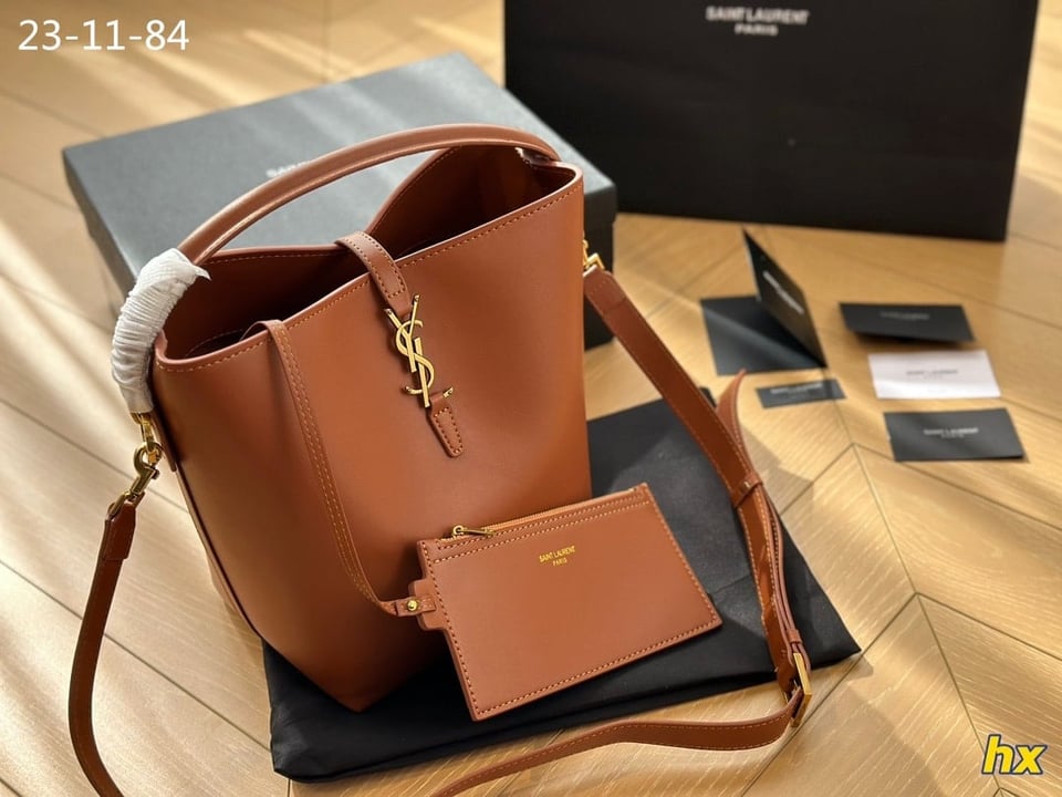 Saint Laurent Le 37 In Shiny Leather Brown 25Cm view 3