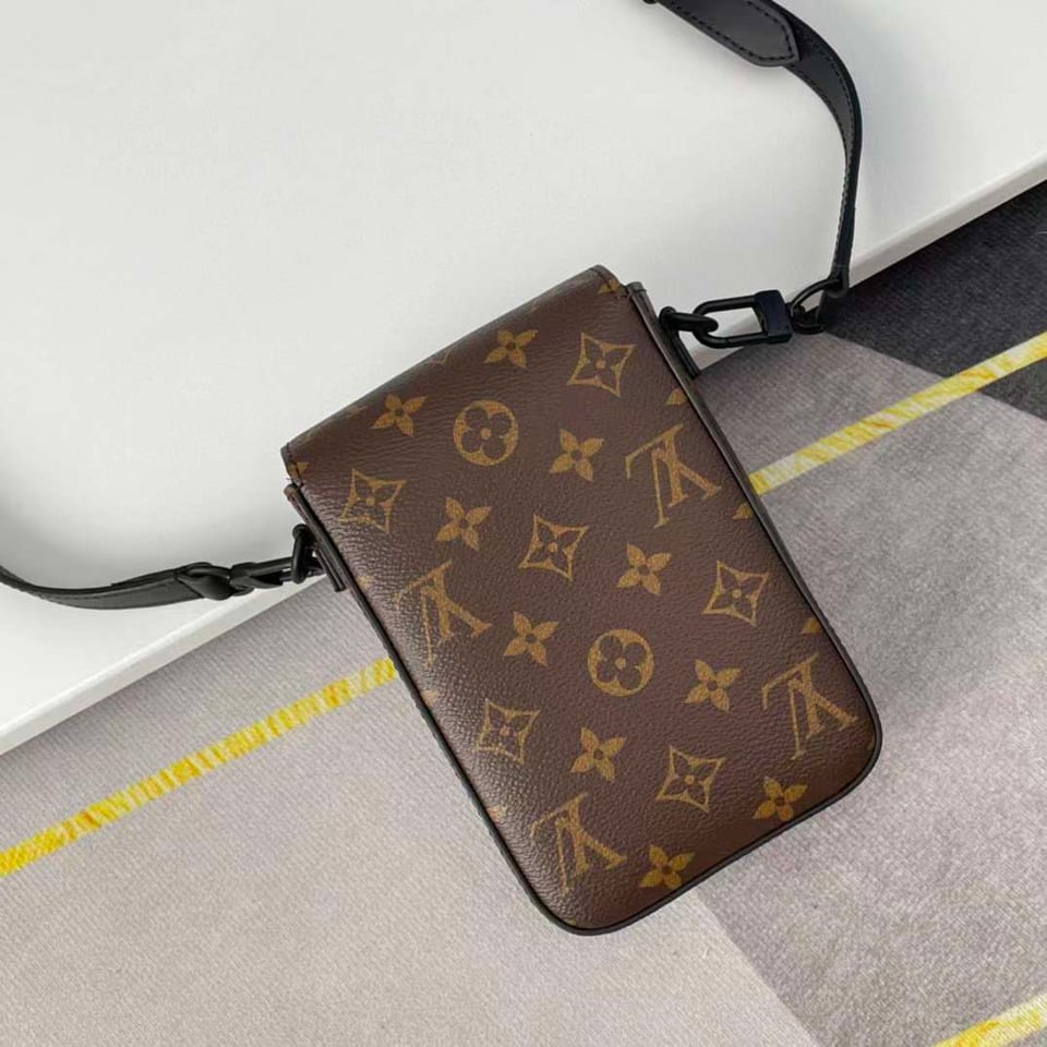 Louis Vuitton S Lock Vertical Wearable Wallet 19Cm M81522 view 6