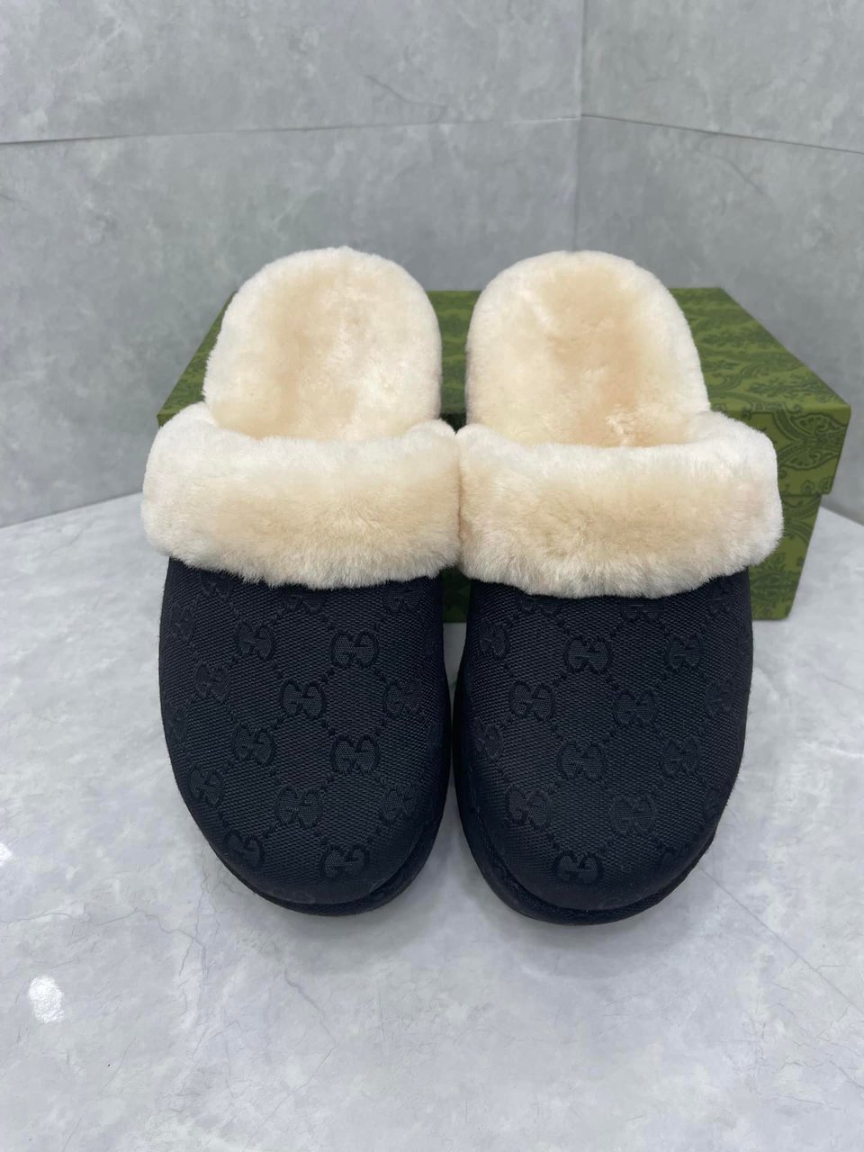 Gucci Slipper Mit Gg Horsebit Monogram In Black view 5