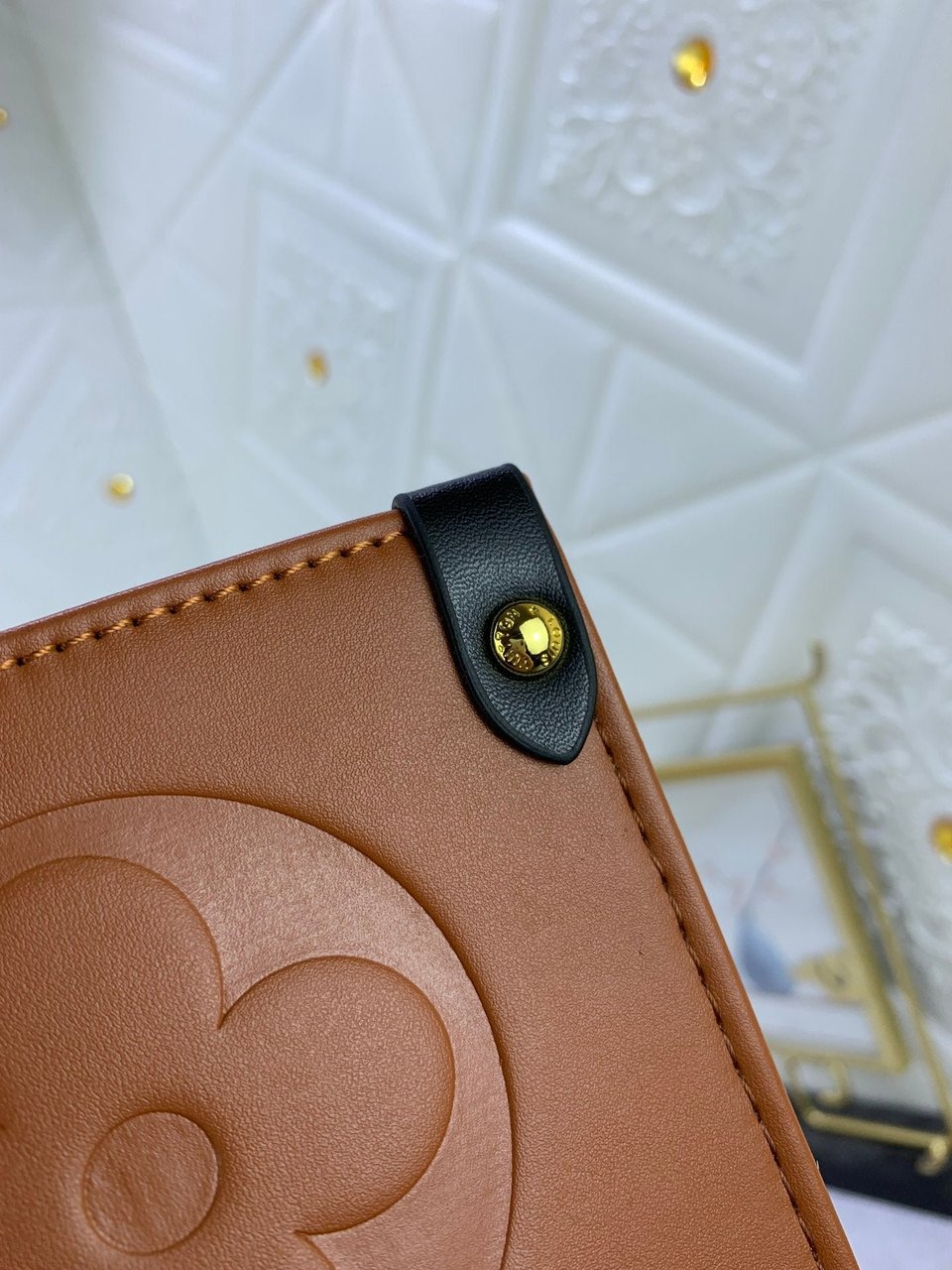 Louis Vuitton LV Crafty Onthego Gm Brown 41Cm view 8