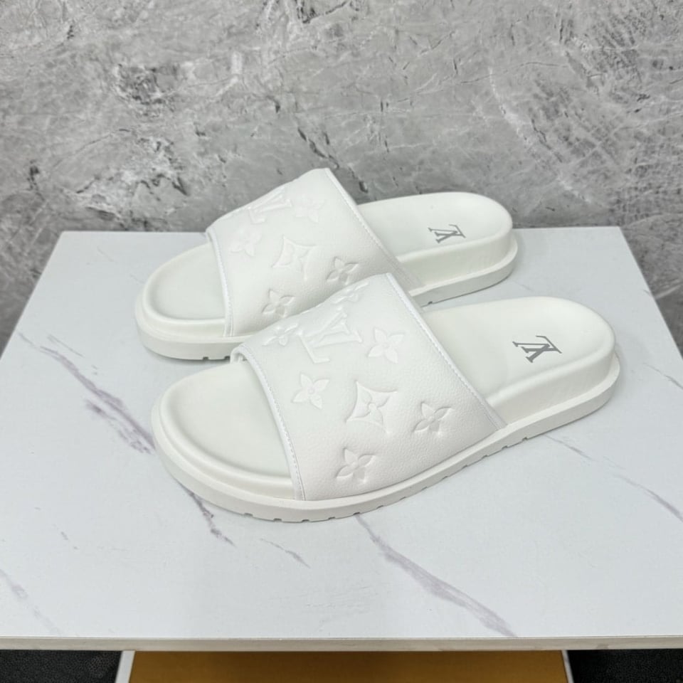 Louis Vuitton Miami Mule Embossed Synthetic White 1Adggi view 4