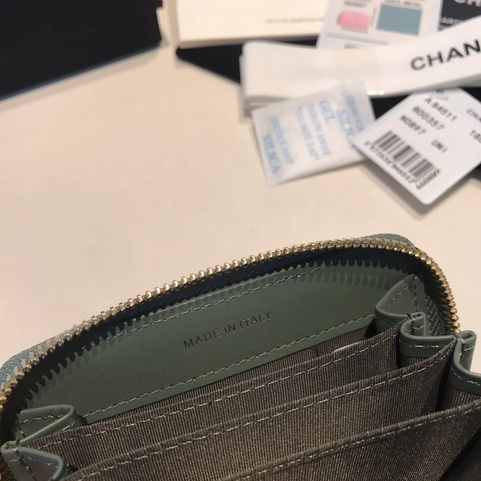 Chanel Zipped Caviar Purse 11 Turquoise Calfskin Gold Icon view 10