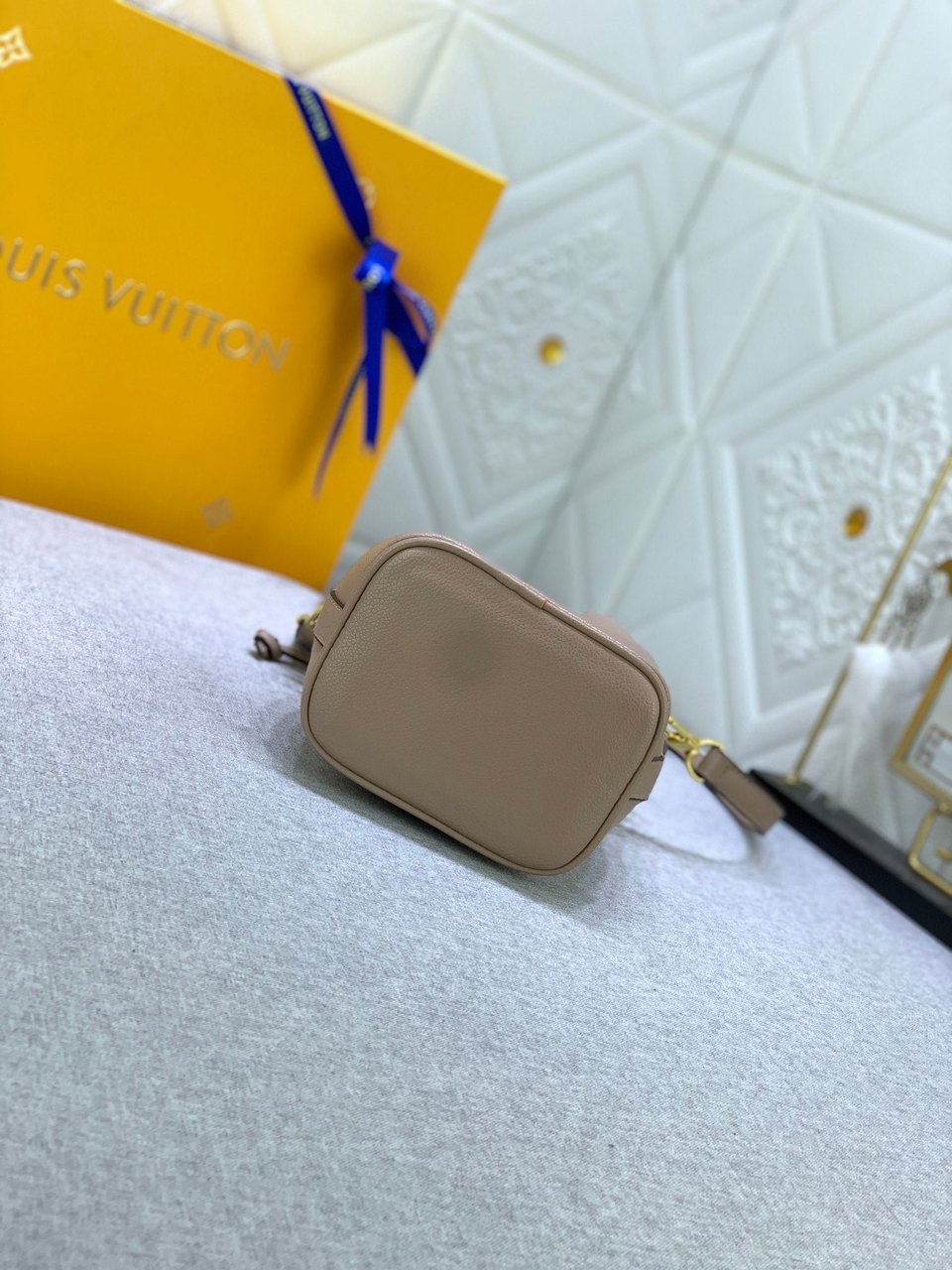 Louis Vuitton Nano No Tourterelle Gray 16Cm view 8