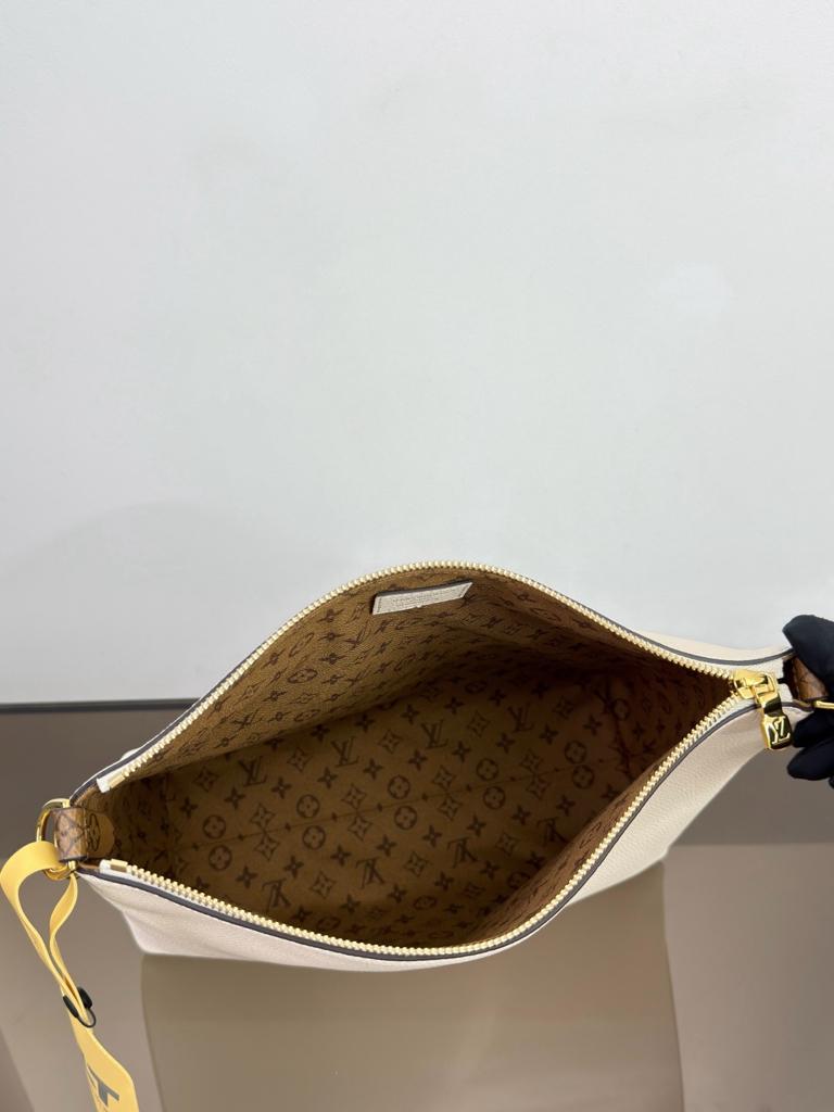 Louis Vuitton Multipass Bag Vanilla 30cm M29094 view 10