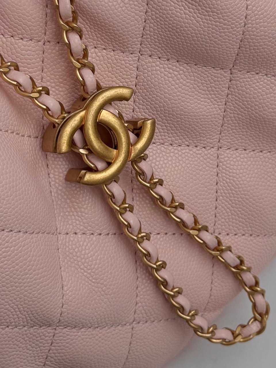 Chanel Spring-Summer 2025 Handbag Grained Calfskin &amp; Gold-Tone Metal Pink 30Cm/ 11.8In view 7