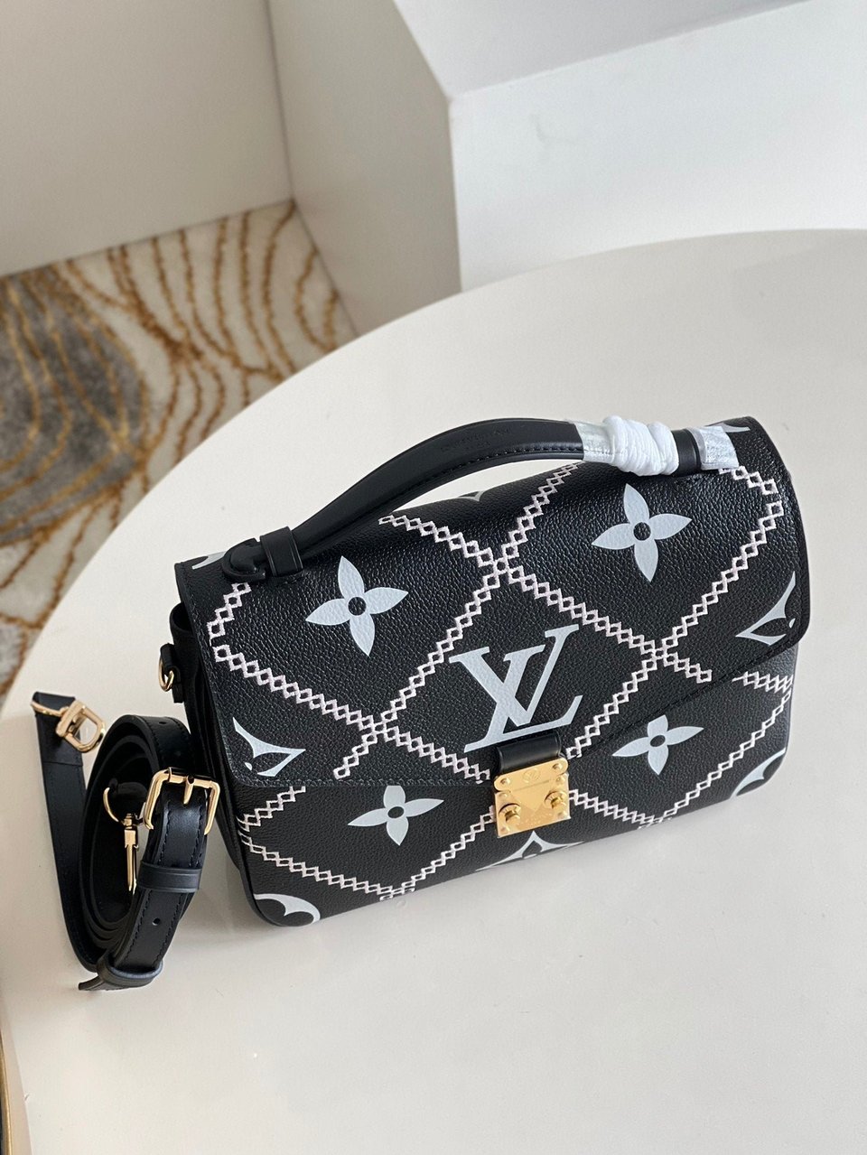 Louis Vuitton Pochette M Tis 25Cm Black Bag view 6