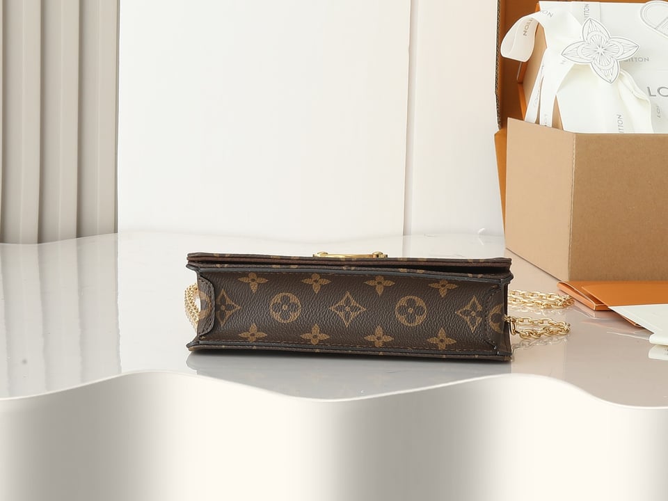 Louis Vuitton Wallet On Chain Lily Monogram 20.7cm M82509 view 9