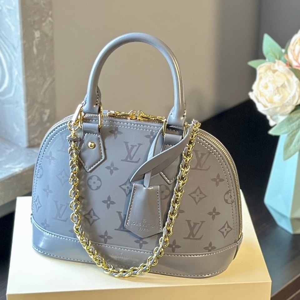 Louis Vuitton Alma Bb Gris Trianon 18Cm M12561 view 6