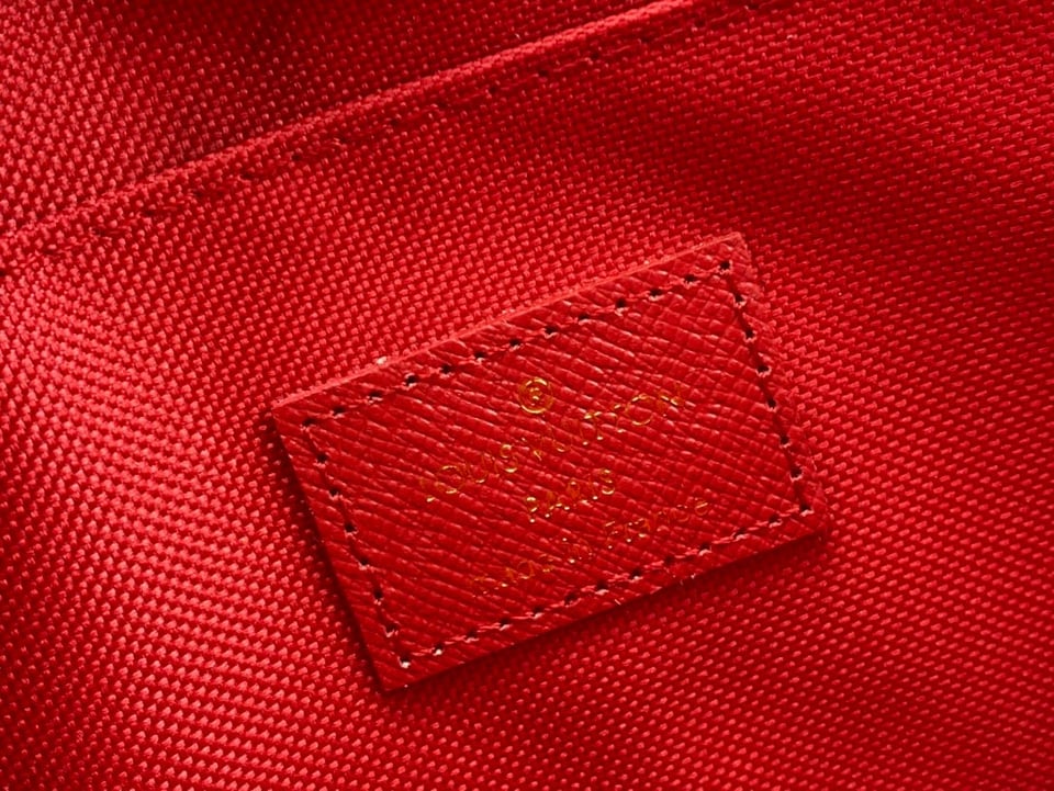 Louis Vuitton Pochette F Licie Red 21Cm view 5