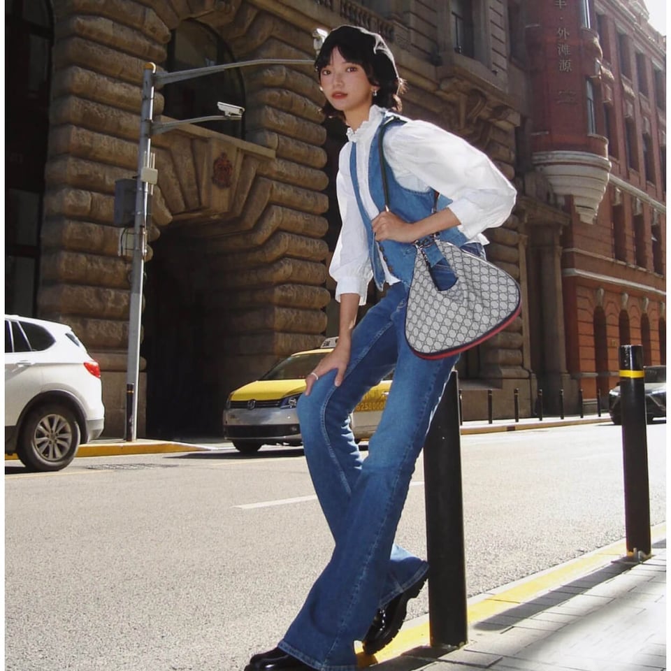 Gucci GG Supreme Attache Medium Shoulder Bag Blue view 3